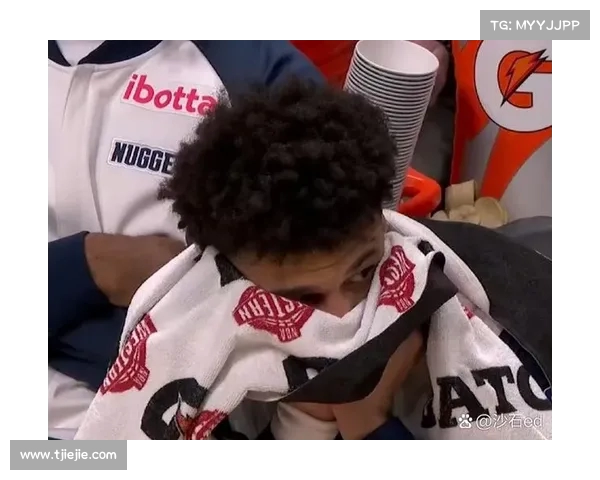 张华晨:全队倾尽全力未能为主场球迷带来胜利遗憾难掩 张华晨:全队倾尽全力未能为主场球迷带来胜利遗憾难掩